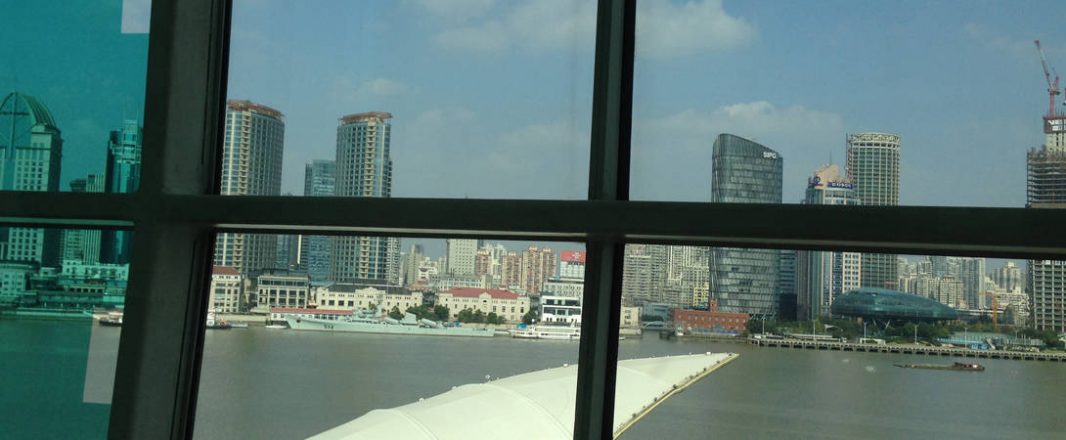 Spring woos bloggers and may offer matchmaking flights to win over Singapore fans