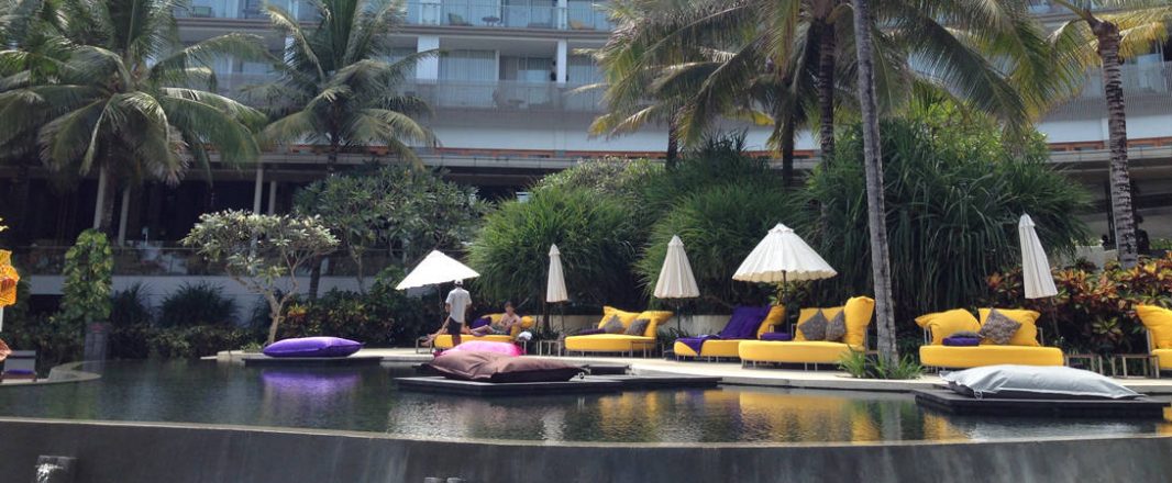 WeChat and LINE displacing traditional social networks; Asian travellers post 53% of luxury hotel reviews
