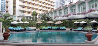 Dusit Thani pool