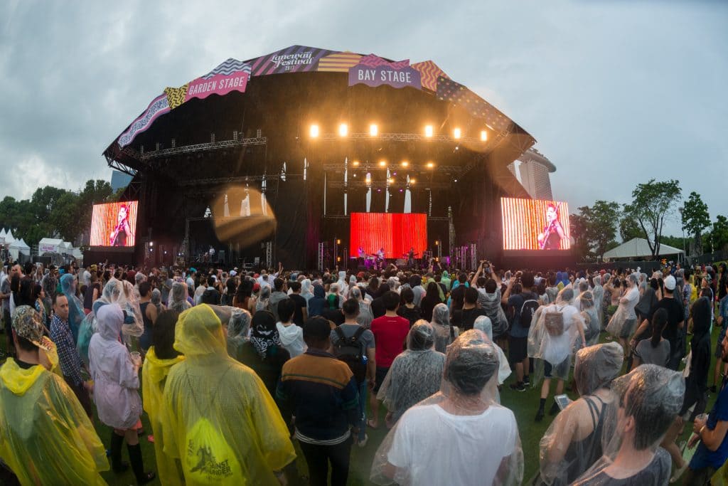 St. Jerome's Laneway Festival Crowd | The Millennial Traveller | WiT