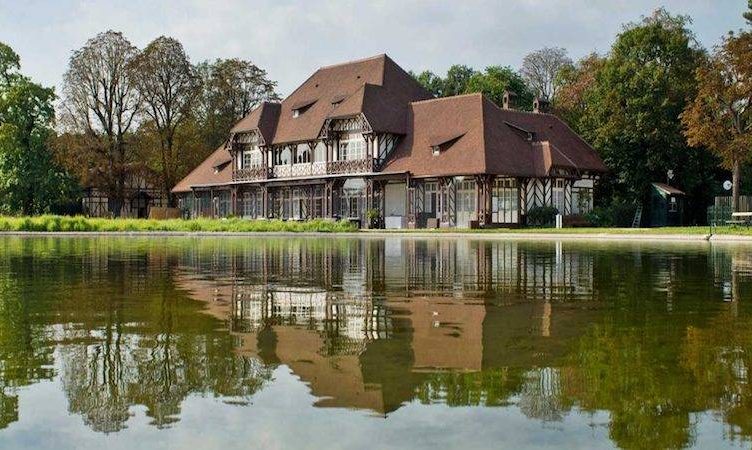 AccorHotels continues buying spree with deal to acquire another events company