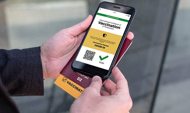 Adopt digital Covid-19 checks  or face “airport chaos”, warns IATA