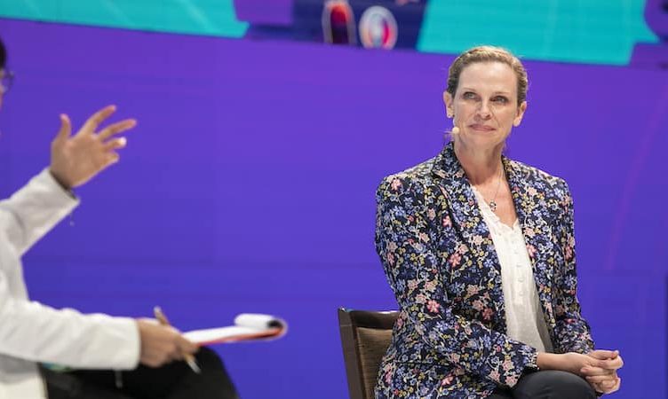 Royal Caribbean tells traditional travel agents: ‘Don’t be afraid of the digital space’