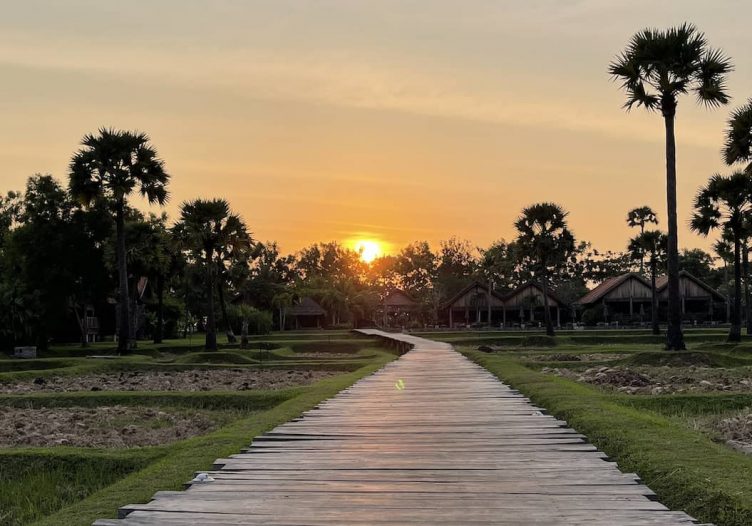 The stars align for Phum Baitang – first Jolie, then Aok Sokunkanha