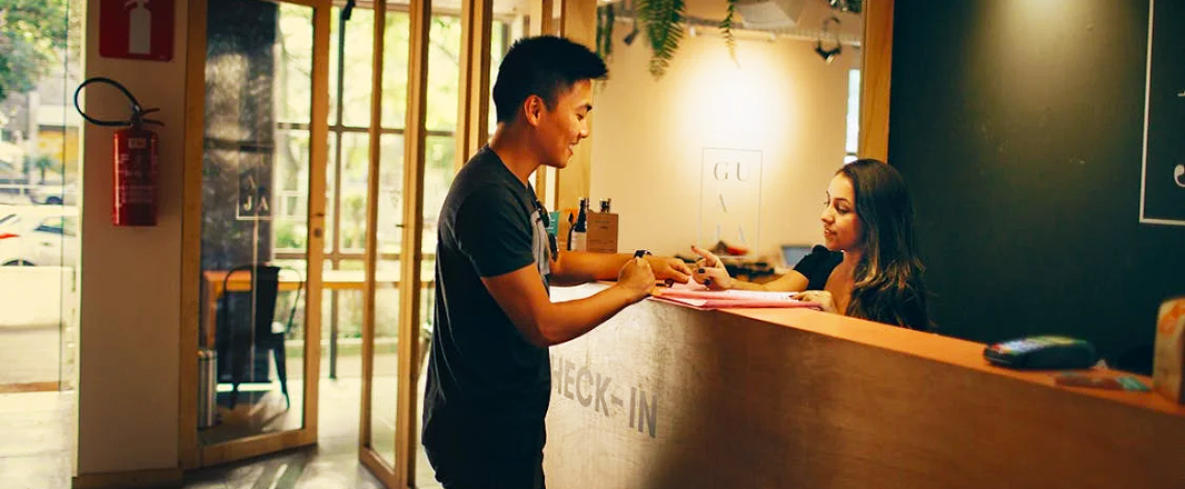 80% of hotels still spend days on manual reports, says global benchmark report